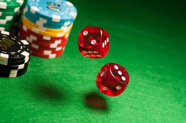 buktiqq mobile app on Android and iOS devices showing live dealer blackjack table